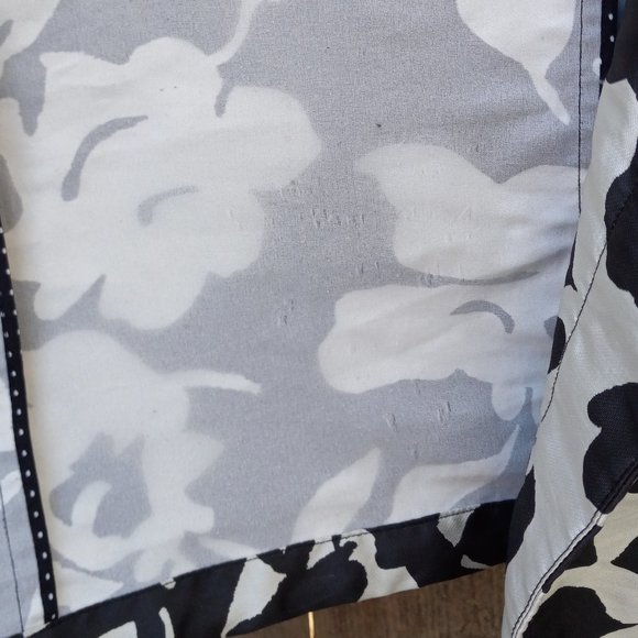 Weekend Max Mara Silver/Black Floral Printed Hooded Raincoat - Picture 10 of 16